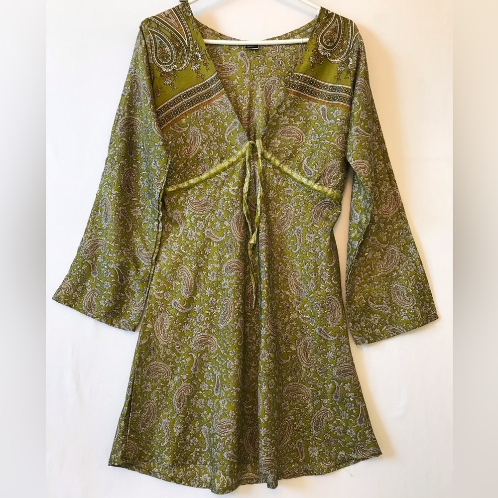 Elegant Paisley Midi Dress in Green